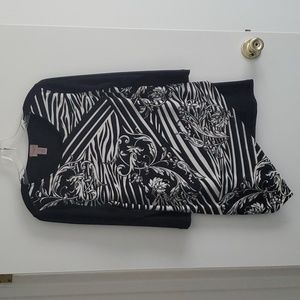 Chico's Black and White Tunic Size 1